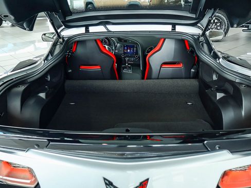Used 2016 Chevrolet Corvette Z06 w/ Battery Protection Package RWD image 11