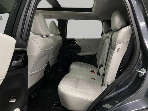 Used 2024 Mitsubishi Outlander SEL image 30