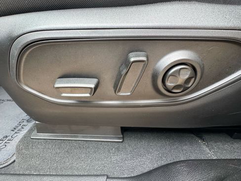 Used 2025 Jeep Grand Cherokee L Laredo w/ Luxury Tech Group I image 26