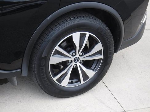 Used 2023 Nissan Murano SV image 3