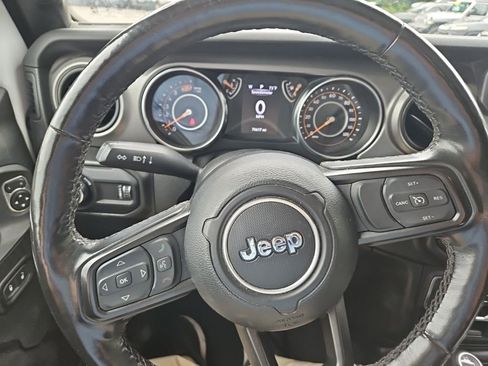 Used 2023 Jeep Wrangler Unlimited Sport AWD/4WD image 17