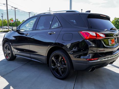 Used 2020 Chevrolet Equinox Premier w/ Premier Redline Edition AWD/4WD image 6