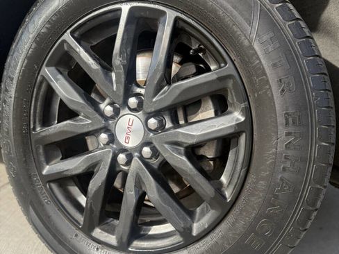 Used 2019 GMC Acadia SLT w/ LPO, Floor Liner Package image 8