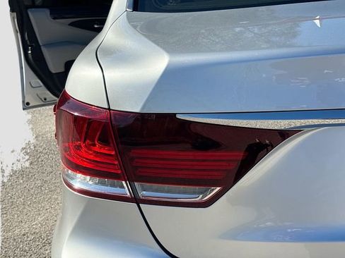 Used 2015 Lexus LS 460 image 10