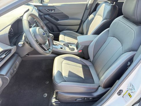 Used 2025 Subaru Crosstrek 2.5i Limited w/ Crosstrek Mirror Package image 17