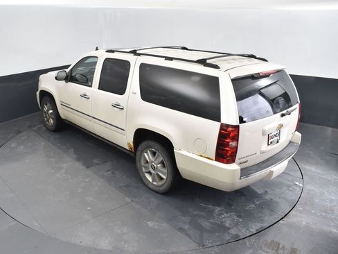 Used 2010 Chevrolet Suburban LTZ image 45
