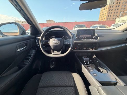 Certified 2025 Nissan Rogue SV FWD image 20
