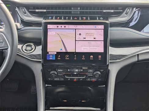 Used 2024 Jeep Grand Cherokee Trailhawk w/ Luxury Tech Group III image 19