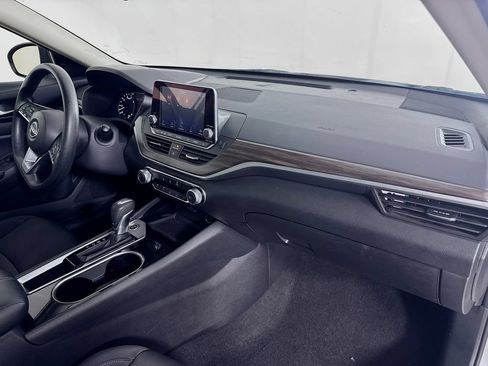 Used 2024 Nissan Altima 2.5 SV FWD image 34
