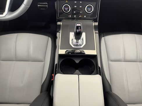 Used 2023 Land Rover Range Rover Evoque R-Dynamic SE image 16