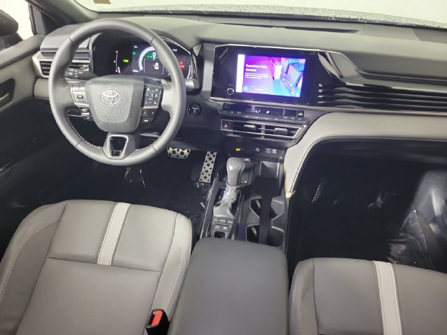 Used 2025 Toyota Camry SE w/ Convenience Package FWD image 14