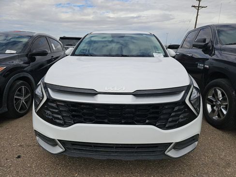 Used 2023 Kia Sportage EX FWD image 2