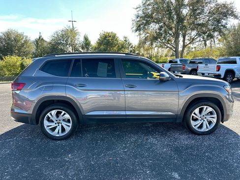 Used 2022 Volkswagen Atlas SE image 3