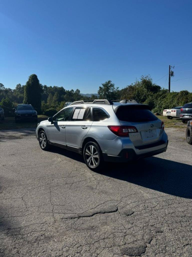 Used 2019 Subaru Outback 2.5i Limited AWD/4WD image 6