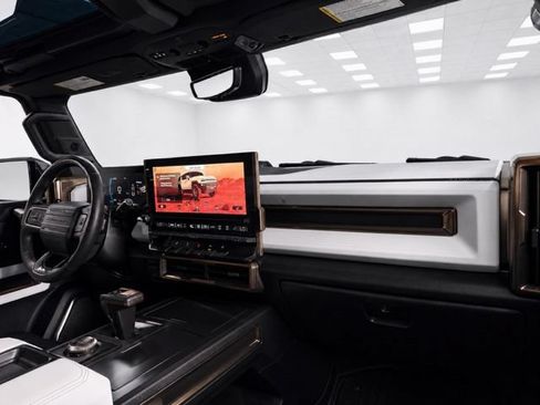 Used 2024 GMC Hummer EV 3X AWD/4WD image 22