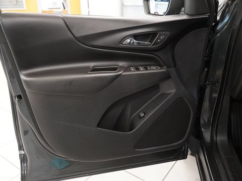 Used 2020 Chevrolet Equinox LT FWD image 18