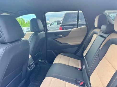 Used 2025 Chevrolet Equinox ACTIV w/ Safety and Technology Package AWD/4WD image 10
