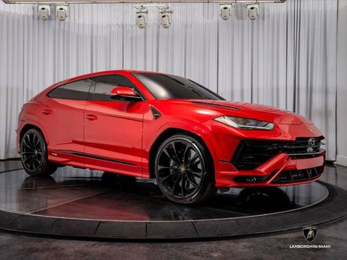 Used 2024 Lamborghini Urus S AWD/4WD image 18