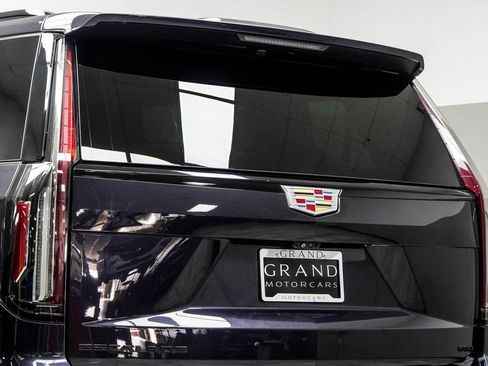 Used 2022 Cadillac Escalade Sport w/ Touring Package image 13