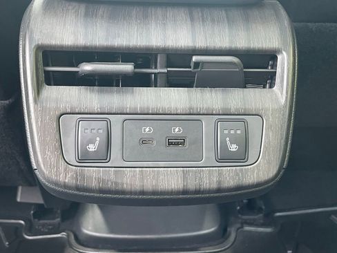 Used 2024 Nissan Ariya AWD image 24