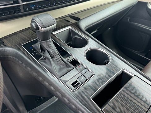 Certified 2023 Toyota Sienna Platinum image 21