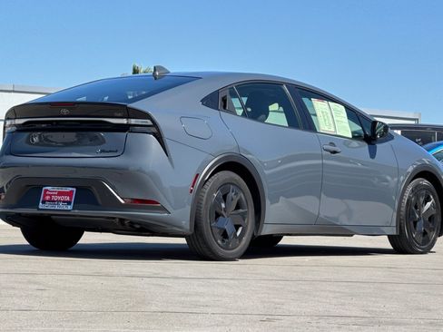 Used 2023 Toyota Prius Prime FWD image 9