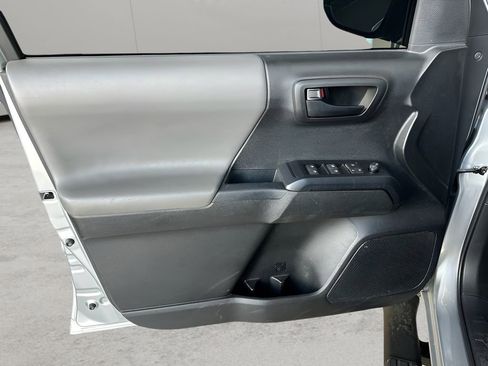 Used 2023 Toyota Tacoma SR image 9