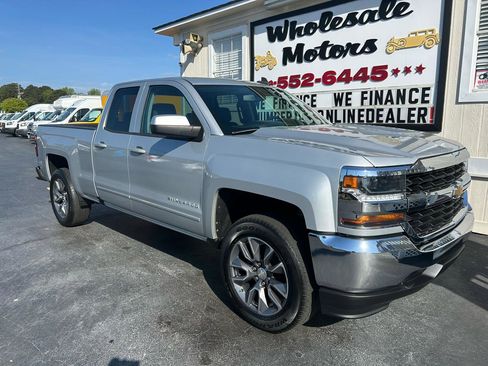 Used 2018 Chevrolet Silverado 1500 LT image 2