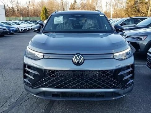 New 2026 Volkswagen Tiguan SE R-Line AWD/4WD image 2
