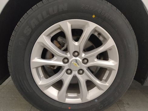 Used 2018 Chevrolet Equinox LT image 31