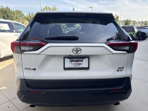 Used 2020 Toyota RAV4 XLE Premium w/ All Weather Liner Package AWD/4WD image 7