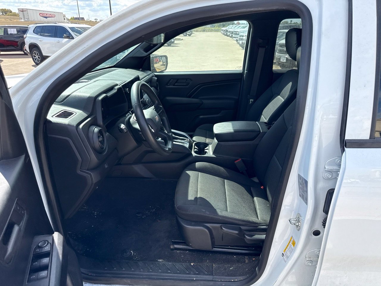 Used 2024 Chevrolet Colorado W/T w/ Safety Package RWD image 18