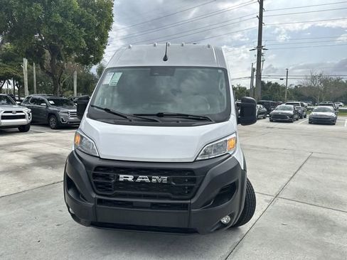 Used 2025 RAM ProMaster 2500 w/ Convenience Group FWD image 13
