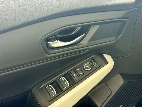 New 2025 Honda Accord SE image 13