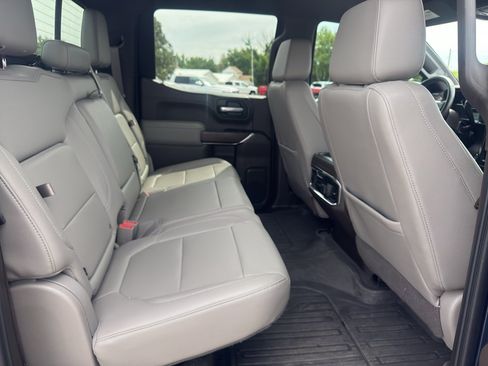 Used 2021 GMC Sierra 1500 SLT w/ SLT Convenience Package AWD/4WD image 18