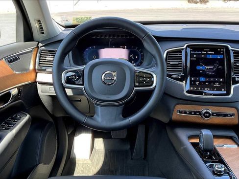 Used 2025 Volvo XC90 B5 Plus w/ Protection Package Premier image 8