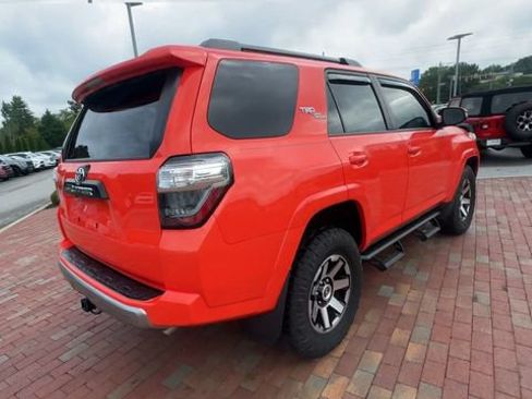 Used 2024 Toyota 4Runner TRD Off-Road Premium w/ Moonroof Package AWD/4WD image 2