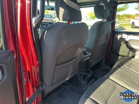 Used 2021 Jeep Wrangler Unlimited Sport image 39