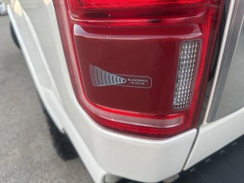 Used 2017 Ford F150 Platinum w/ Equipment Group 701A Luxury image 22