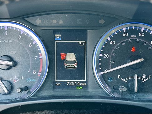 Used 2019 Toyota Highlander XLE image 12