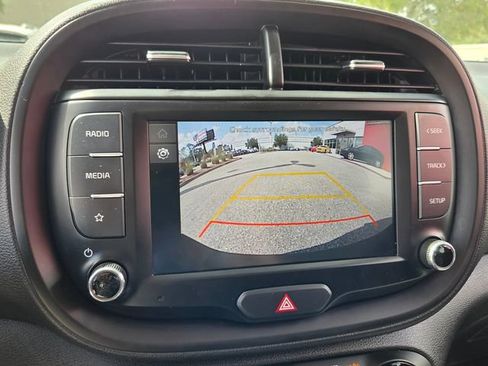 Used 2022 Kia Soul LX w/ Technology Package FWD image 23