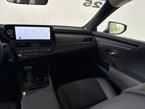 Used 2025 Lexus ES 350 w/ Premium Package FWD image 34