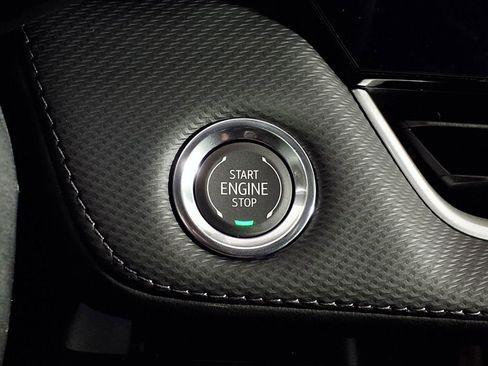 New 2026 Chevrolet Equinox LT w/ Convenience Package II FWD image 17