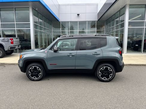 Used 2015 Jeep Renegade Trailhawk image 33