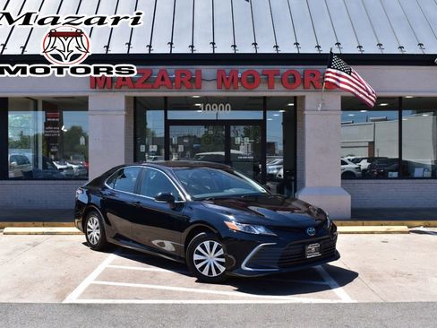 Used 2023 Toyota Camry LE FWD image 1