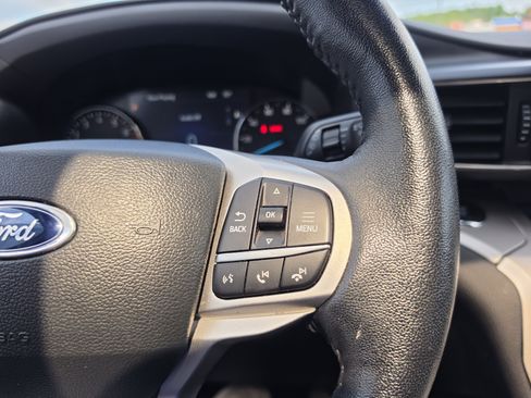 Used 2023 Ford Explorer XLT w/ Equipment Group 202A AWD/4WD image 20