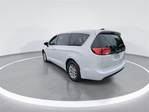 New 2026 Chrysler Voyager LX image 6