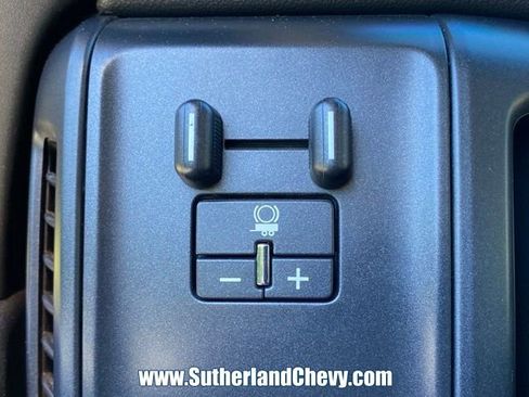 Used 2018 Chevrolet Silverado 1500 Custom w/ Custom Convenience Package AWD/4WD image 31