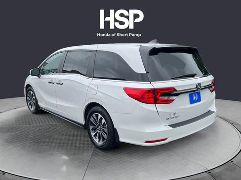 Certified 2024 Honda Odyssey EX-L image 3