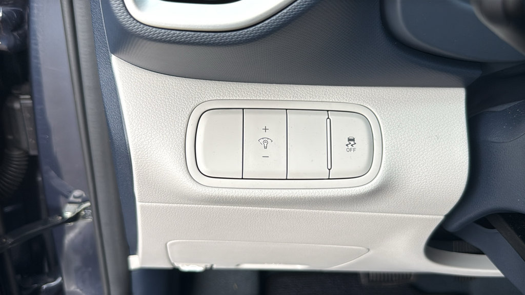 Used 2026 Hyundai Venue SEL FWD image 18
